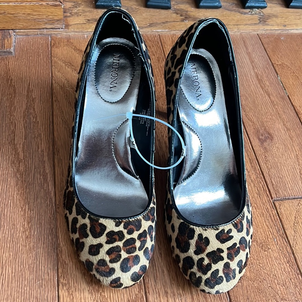 LEATHER LEOPARD HEELS 8.5